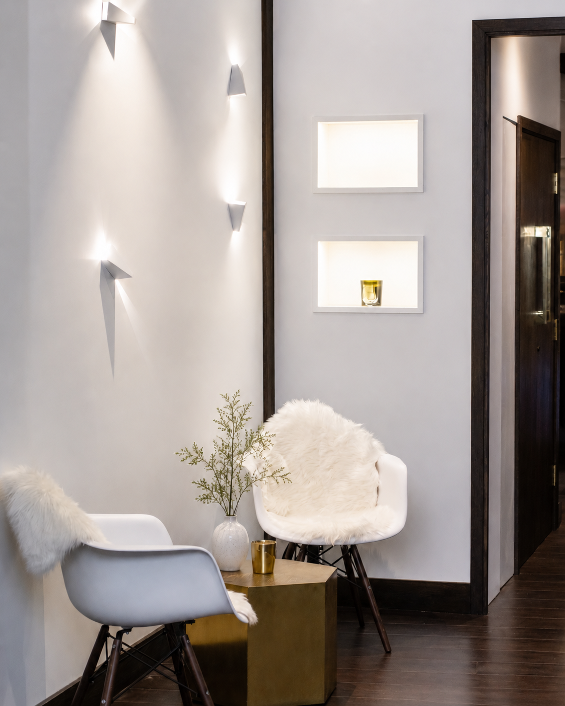 Le Chalet Clinic interior — warm, quiet atmosphere